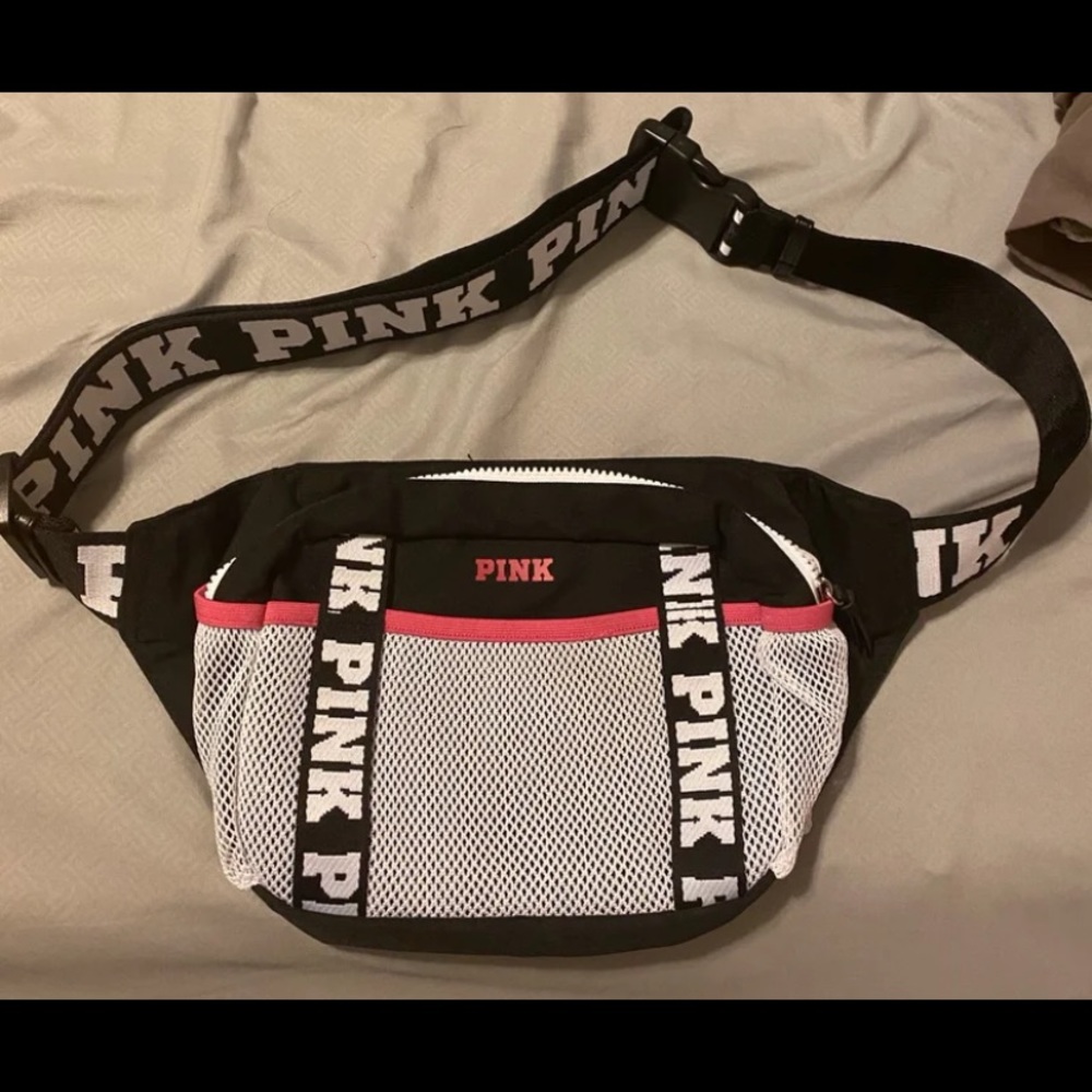 ISO this VS Pink exclusive fanny pack!